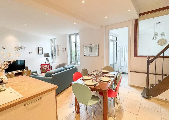 Maison La Djoon,vue Cite, Centre Jardin